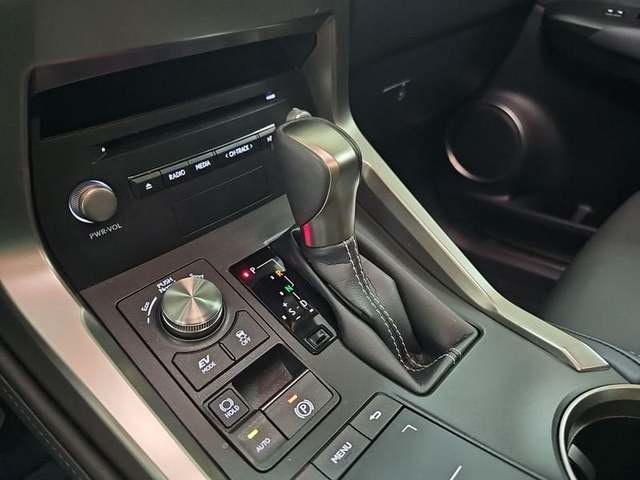 Lexus NX 300h Premium 2WD 145 kW (197 CV) Vehículo usado en Madrid - 31 Lexus NX 300h Premium 2WD 145 kW (197 CV) Vehículo usado en Madrid - 31