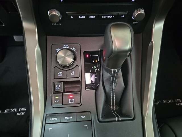 Lexus NX 300h Premium 2WD 145 kW (197 CV) Vehículo usado en Madrid - 32 Lexus NX 300h Premium 2WD 145 kW (197 CV) Vehículo usado en Madrid - 32