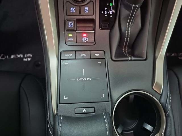 Lexus NX 300h Premium 2WD 145 kW (197 CV) Vehículo usado en Madrid - 33 Lexus NX 300h Premium 2WD 145 kW (197 CV) Vehículo usado en Madrid - 33