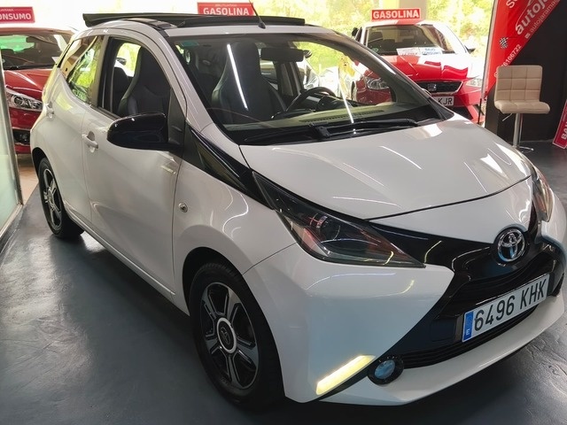 ToyotaAygo 1.0 70 x-play 51 kW (69 CV) Vehículo usado en Barcelona - 1