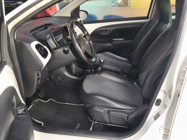 ToyotaAygo 1.0 70 x-play 51 kW (69 CV) Vehículo usado en Barcelona - 10