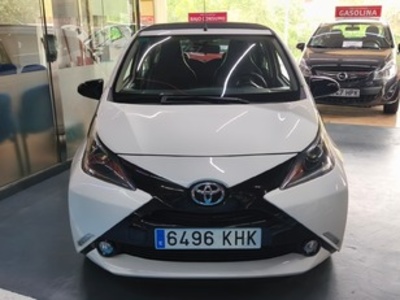 Toyota Aygo 1.0 70 x-play 51 kW (69 CV) Toyota Aygo 1.0 70 x-play 51 kW (69 CV)