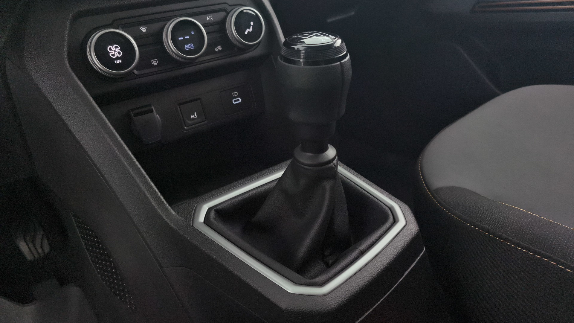 Dacia Jogger Extreme Go ECO-G 74 kW (100 CV) - 22 Dacia Jogger Extreme Go ECO-G 74 kW (100 CV) - 22