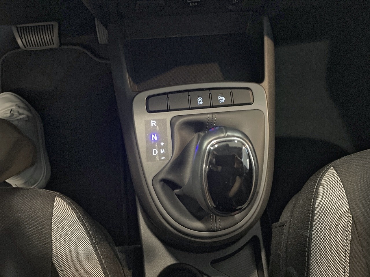 Hyundai i10 1.2 Tecno AT 62 kW (84 CV) - 10