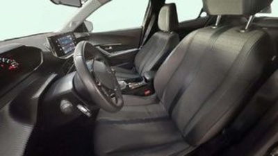 Peugeot 2008 BlueHDi 110 Allure Pack 81 kW (110 CV) Peugeot 2008 BlueHDi 110 Allure Pack 81 kW (110 CV)