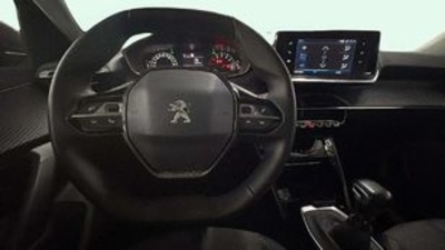 Peugeot 2008 BlueHDi 110 Allure Pack 81 kW (110 CV) Peugeot 2008 BlueHDi 110 Allure Pack 81 kW (110 CV)