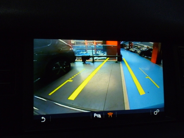 Land RoverDiscovery Sport 2.0L TD4 HSE 4x4 110 kW (150 CV) Vehículo usado en Barcelona - 10