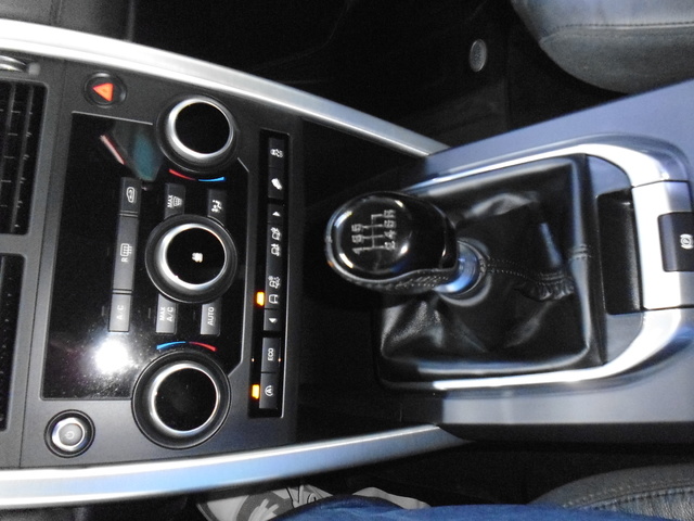 Land RoverDiscovery Sport 2.0L TD4 HSE 4x4 110 kW (150 CV) Vehículo usado en Barcelona - 20 Land RoverDiscovery Sport 2.0L TD4 HSE 4x4 110 kW (150 CV) Vehículo usado en Barcelona - 20