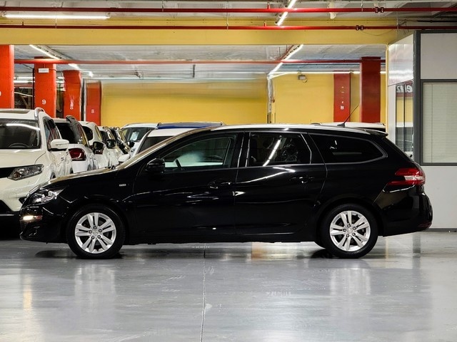 Peugeot308 SW PureTech 130 S&S Style 96 kW (130 CV) Vehículo usado en Barcelona - 5
