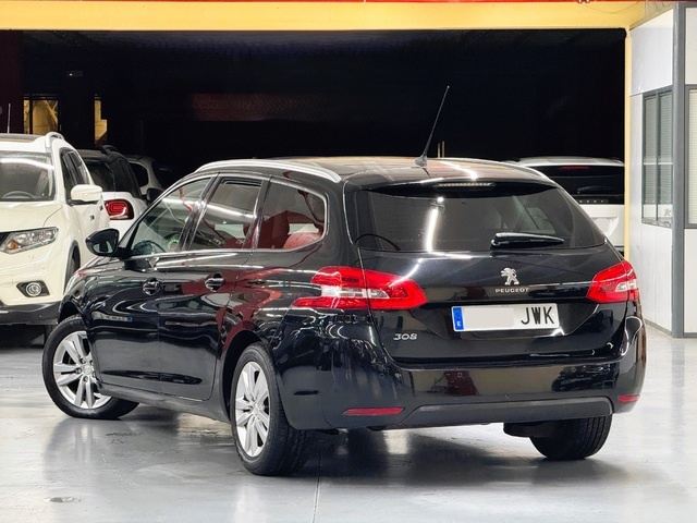 Peugeot308 SW PureTech 130 S&S Style 96 kW (130 CV) Vehículo usado en Barcelona - 6 Peugeot308 SW PureTech 130 S&S Style 96 kW (130 CV) Vehículo usado en Barcelona - 6
