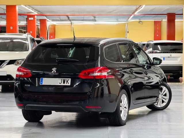 Peugeot308 SW PureTech 130 S&S Style 96 kW (130 CV) Vehículo usado en Barcelona - 8 Peugeot308 SW PureTech 130 S&S Style 96 kW (130 CV) Vehículo usado en Barcelona - 8