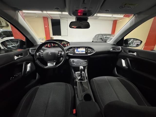 Peugeot308 SW PureTech 130 S&S Style 96 kW (130 CV) Vehículo usado en Barcelona - 13 Peugeot308 SW PureTech 130 S&S Style 96 kW (130 CV) Vehículo usado en Barcelona - 13