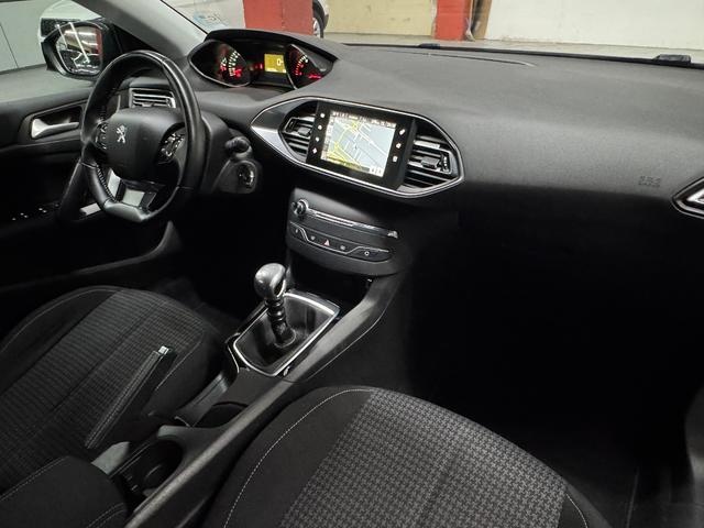 Peugeot308 SW PureTech 130 S&S Style 96 kW (130 CV) Vehículo usado en Barcelona - 14 Peugeot308 SW PureTech 130 S&S Style 96 kW (130 CV) Vehículo usado en Barcelona - 14