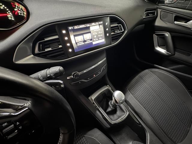 Peugeot308 SW PureTech 130 S&S Style 96 kW (130 CV) Vehículo usado en Barcelona - 15