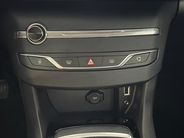 Peugeot308 SW PureTech 130 S&S Style 96 kW (130 CV) Vehículo usado en Barcelona - 24