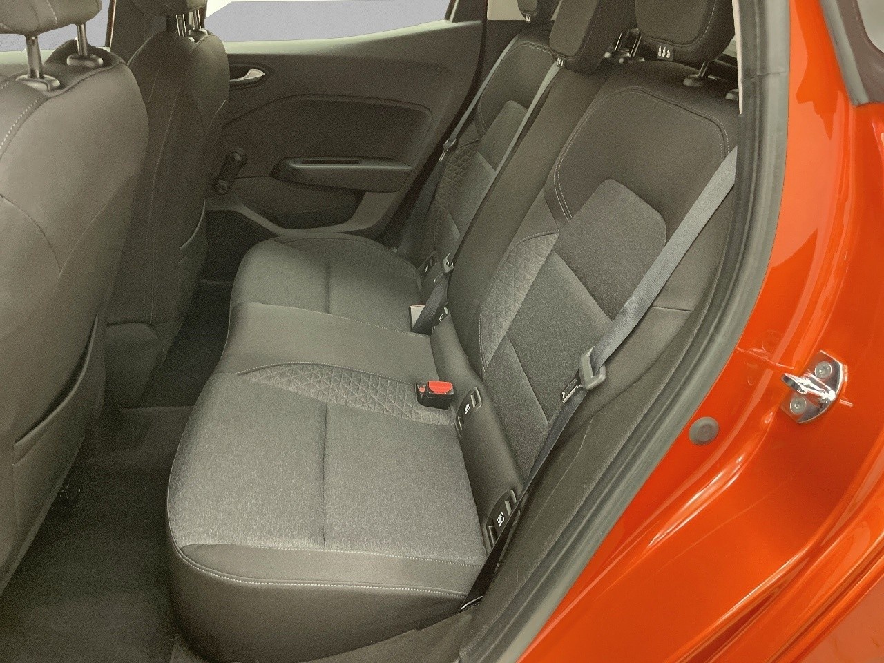 Renault Clio Intens TCe 74 kW (100 CV) - 12 Renault Clio Intens TCe 74 kW (100 CV) - 12