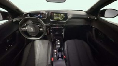 Peugeot 2008 PureTech 130 S&S Allure Pack EAT8 96 kW (130 CV) Peugeot 2008 PureTech 130 S&S Allure Pack EAT8 96 kW (130 CV)
