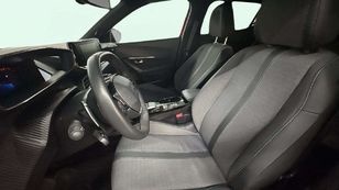 Peugeot 2008 PureTech 130 S&S Allure Pack EAT8 96 kW (130 CV)