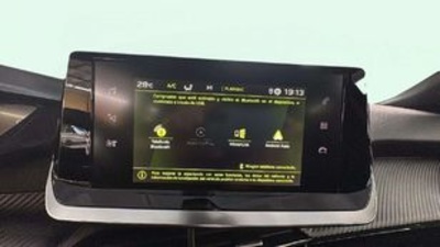 Peugeot 2008 PureTech 130 S&S Allure Pack EAT8 96 kW (130 CV) Peugeot 2008 PureTech 130 S&S Allure Pack EAT8 96 kW (130 CV)