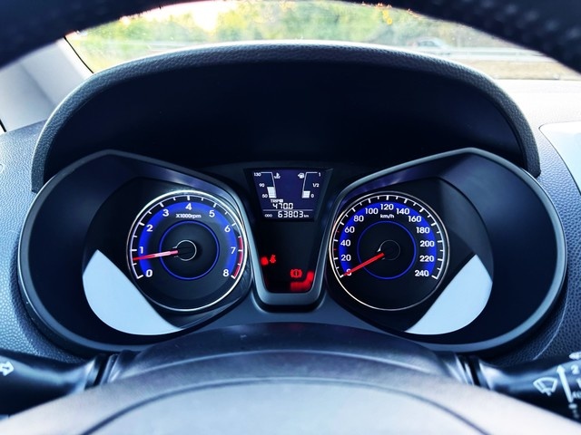 Hyundaiix20 1.6 MPI BlueDrive Tecno 93 kW (126 CV) Vehículo usado en Barcelona - 16 Hyundaiix20 1.6 MPI BlueDrive Tecno 93 kW (126 CV) Vehículo usado en Barcelona - 16