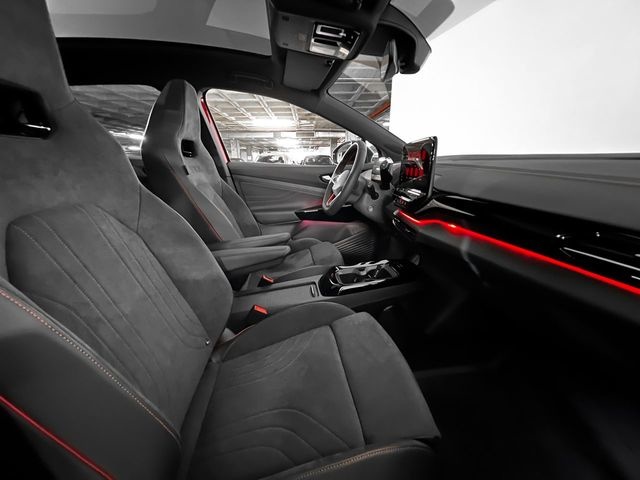 Volkswagen ID.5 GTX Tracción 4 220 kW (299 CV) KM0 en Las Palmas - 10