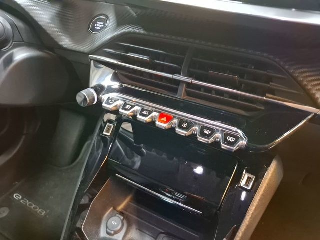 Peugeot e-2008 Eléctrico Allure Pack 100 kW (136 CV) Vehículo usado en Las Palmas - 7