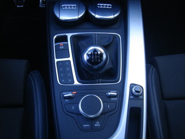 AudiA4 design edition 2.0 TDI 110 kW (150 CV) Vehículo usado en Barcelona - 27 AudiA4 design edition 2.0 TDI 110 kW (150 CV) Vehículo usado en Barcelona - 27