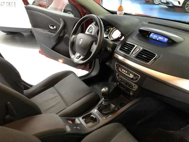 RenaultMegane Sport Tourer Dynamique dCi 81 kW (110 CV) Vehículo usado en Barcelona - 12