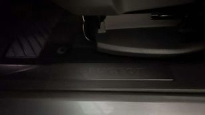 Peugeot 3008 PureTech 130 S&S Active 96 kW (130 CV) Peugeot 3008 PureTech 130 S&S Active 96 kW (130 CV)