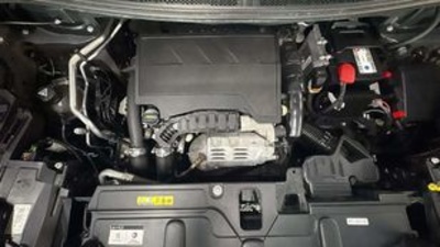 Peugeot 3008 PureTech 130 S&S Active 96 kW (130 CV) Peugeot 3008 PureTech 130 S&S Active 96 kW (130 CV)