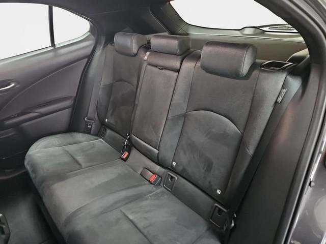 Lexus UX 300h Plus 146 kW (199 CV) Vehículo usado en Madrid - 10