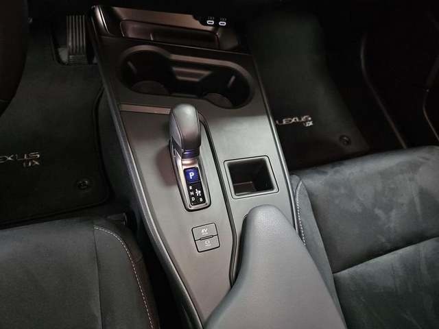 Lexus UX 300h Plus 146 kW (199 CV) Vehículo usado en Madrid - 29