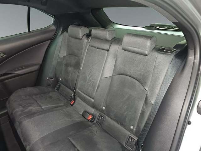 Lexus UX 300h Plus 146 kW (199 CV) Vehículo usado en Madrid - 9 Lexus UX 300h Plus 146 kW (199 CV) Vehículo usado en Madrid - 9