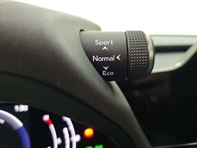 Lexus UX 300h Plus 146 kW (199 CV) Vehículo usado en Madrid - 17 Lexus UX 300h Plus 146 kW (199 CV) Vehículo usado en Madrid - 17