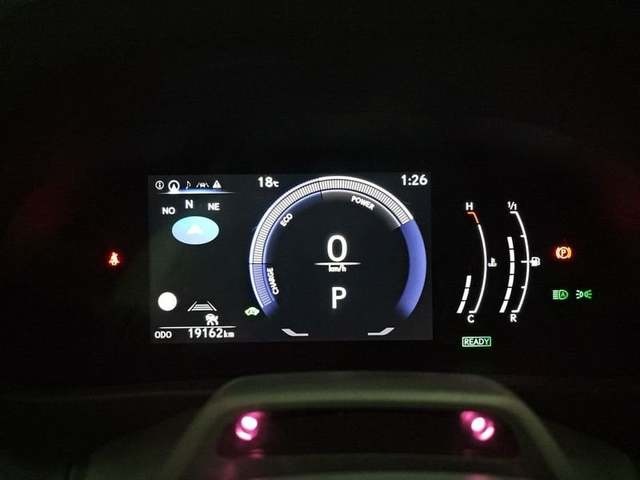 Lexus UX 300h Plus 146 kW (199 CV) Vehículo usado en Madrid - 19 Lexus UX 300h Plus 146 kW (199 CV) Vehículo usado en Madrid - 19