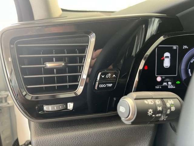 Lexus NX 450h+ Premium+ 4WD 225 kW (306 CV) Vehículo usado en Madrid - 19