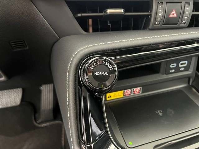 Lexus NX 450h+ Premium+ 4WD 225 kW (306 CV) Vehículo usado en Madrid - 30 Lexus NX 450h+ Premium+ 4WD 225 kW (306 CV) Vehículo usado en Madrid - 30