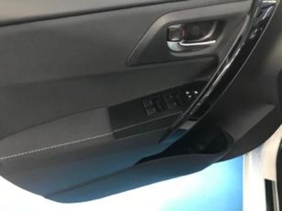 Toyota Auris 140H Hybrid Active 100 kW (136 CV) Toyota Auris 140H Hybrid Active 100 kW (136 CV)