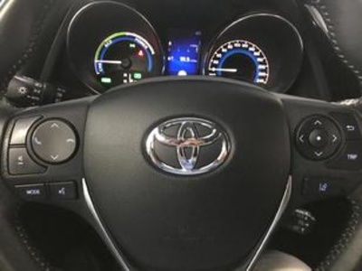 Toyota Auris 140H Hybrid Active 100 kW (136 CV) Toyota Auris 140H Hybrid Active 100 kW (136 CV)