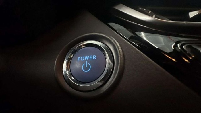 ToyotaC-HR 1.8 125H Active 90 kW (122 CV) Vehículo usado en Barcelona - 16 ToyotaC-HR 1.8 125H Active 90 kW (122 CV) Vehículo usado en Barcelona - 16