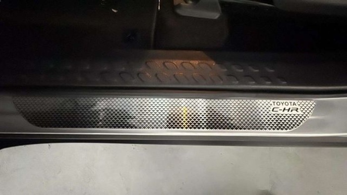 ToyotaC-HR 1.8 125H Active 90 kW (122 CV) Vehículo usado en Barcelona - 18 ToyotaC-HR 1.8 125H Active 90 kW (122 CV) Vehículo usado en Barcelona - 18