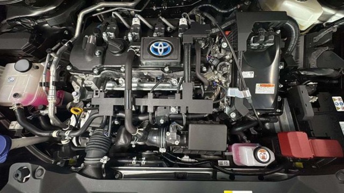 ToyotaC-HR 1.8 125H Active 90 kW (122 CV) Vehículo usado en Barcelona - 19 ToyotaC-HR 1.8 125H Active 90 kW (122 CV) Vehículo usado en Barcelona - 19