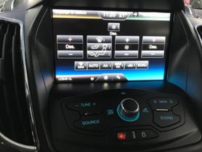 Ford Kuga 1.5 EcoBoost S&S Titanium 4x2 110 kW (150 CV) Ford Kuga 1.5 EcoBoost S&S Titanium 4x2 110 kW (150 CV)