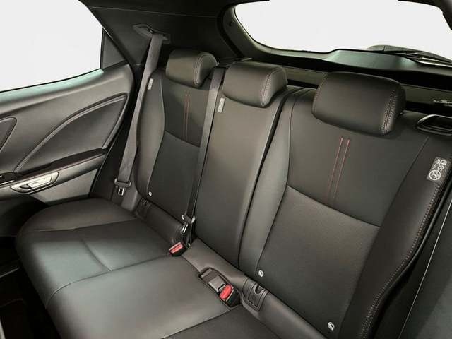 Lexus LBX 1.5 HEV Emotion+ 100 kW (136 CV) Vehículo usado en Madrid - 11 Lexus LBX 1.5 HEV Emotion+ 100 kW (136 CV) Vehículo usado en Madrid - 11