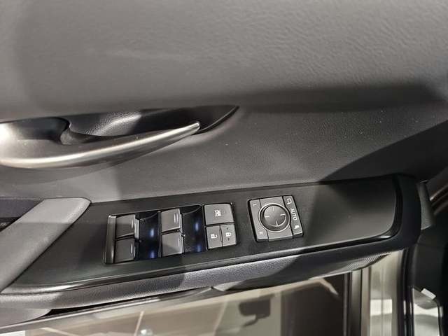 Lexus UX 300e Executive 150 kW (204 CV) Vehículo usado en Madrid - 24