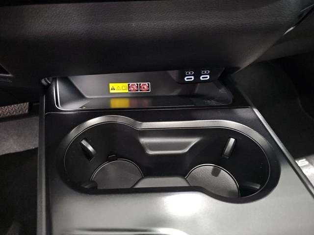 Lexus UX 300e Executive 150 kW (204 CV) Vehículo usado en Madrid - 27