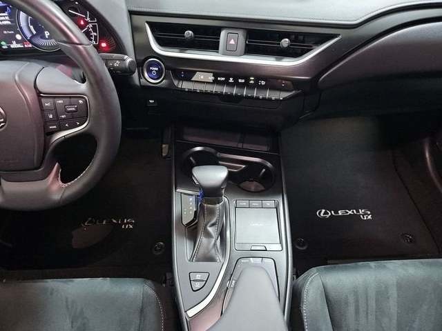 Lexus UX 250h Business 2WD 135 kW (184 CV) Vehículo usado en Madrid - 8 Lexus UX 250h Business 2WD 135 kW (184 CV) Vehículo usado en Madrid - 8