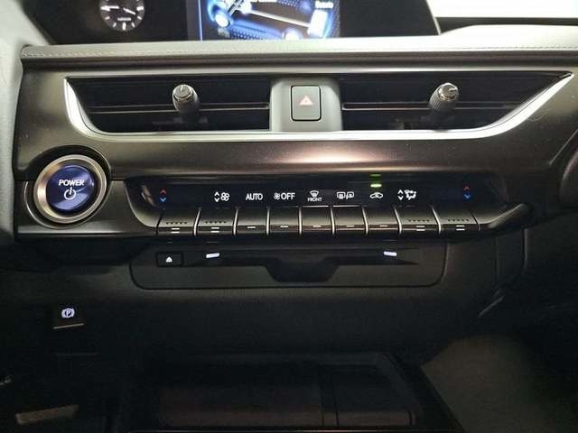 Lexus UX 250h Business 2WD 135 kW (184 CV) Vehículo usado en Madrid - 25 Lexus UX 250h Business 2WD 135 kW (184 CV) Vehículo usado en Madrid - 25