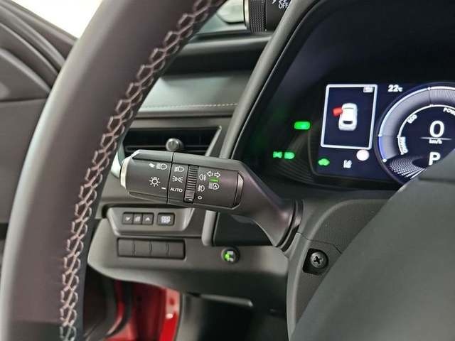 Lexus UX 250h Business 2WD 135 kW (184 CV) Vehículo usado en Madrid - 17