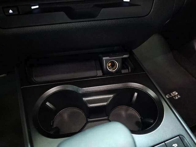 Lexus UX 250h Business 2WD 135 kW (184 CV) Vehículo usado en Madrid - 24